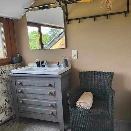 A La Salle De Jeux Et Son Jardin Autour De La Cabane Verte Dinant Exterior foto