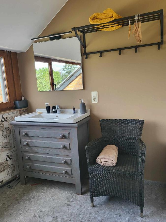 A La Salle De Jeux Et Son Jardin Autour De La Verte Apartment Dinant